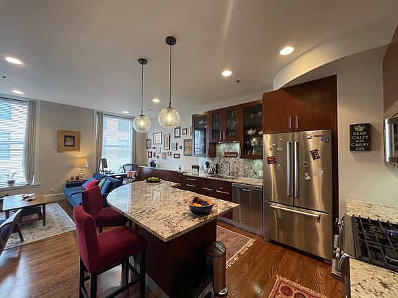 3rd image of 888 S Michigan Ave Unit 902