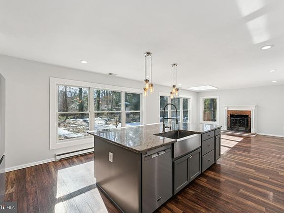 4th image of 29311 Woodridge Dr