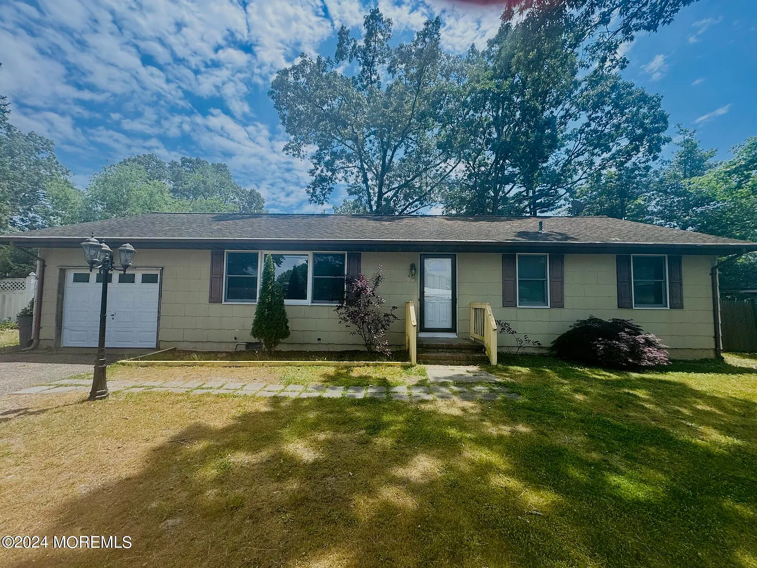 469 Ensign Road photo 1