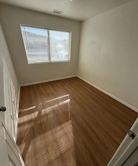 3960 E Valley Ln #B — Photo 12