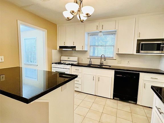 4th image of 5418 Grand Lake St
