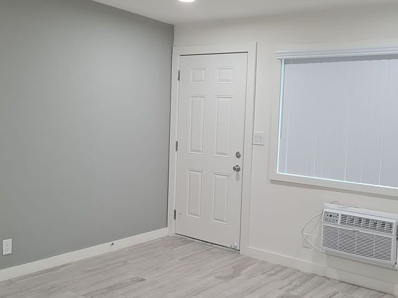 4th image of 1447 W Almond Ave #0