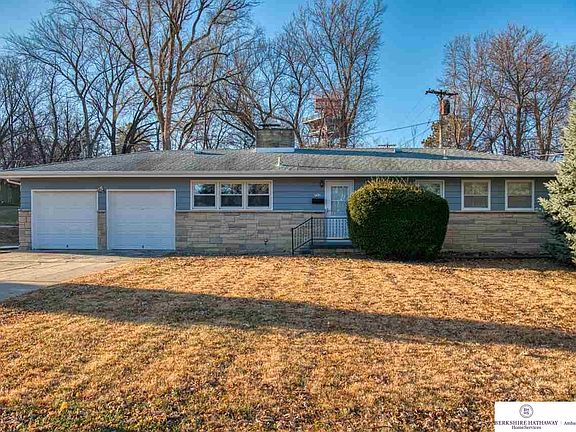 2nd image of 717 Lemay Dr