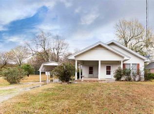 740 W Division St, Blossom, TX 75416