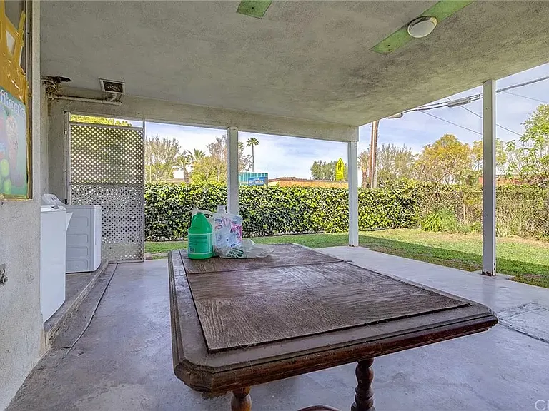9403 Carron Dr — Photo 32