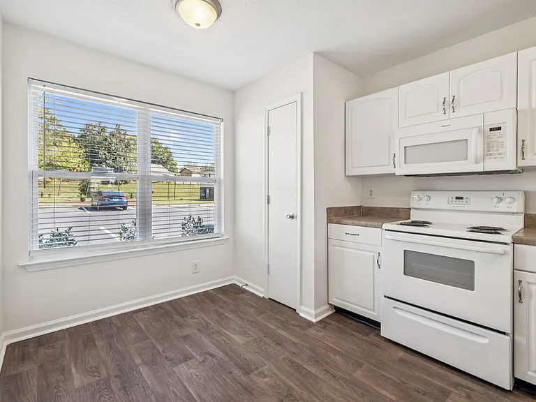 Legacy Village — Photo 107