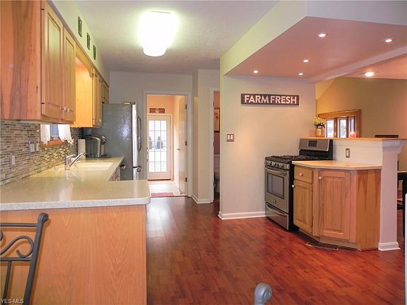 2nd image of 32647 Admirals Way