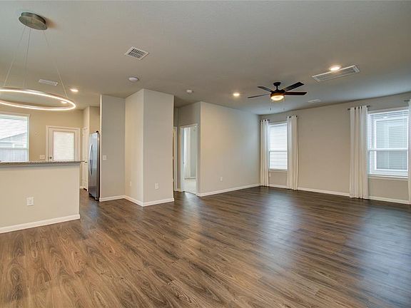 4th image of 6427 Lakeview Haven Dr