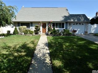 4003 Avoca Ave, Bethpage, NY 11714