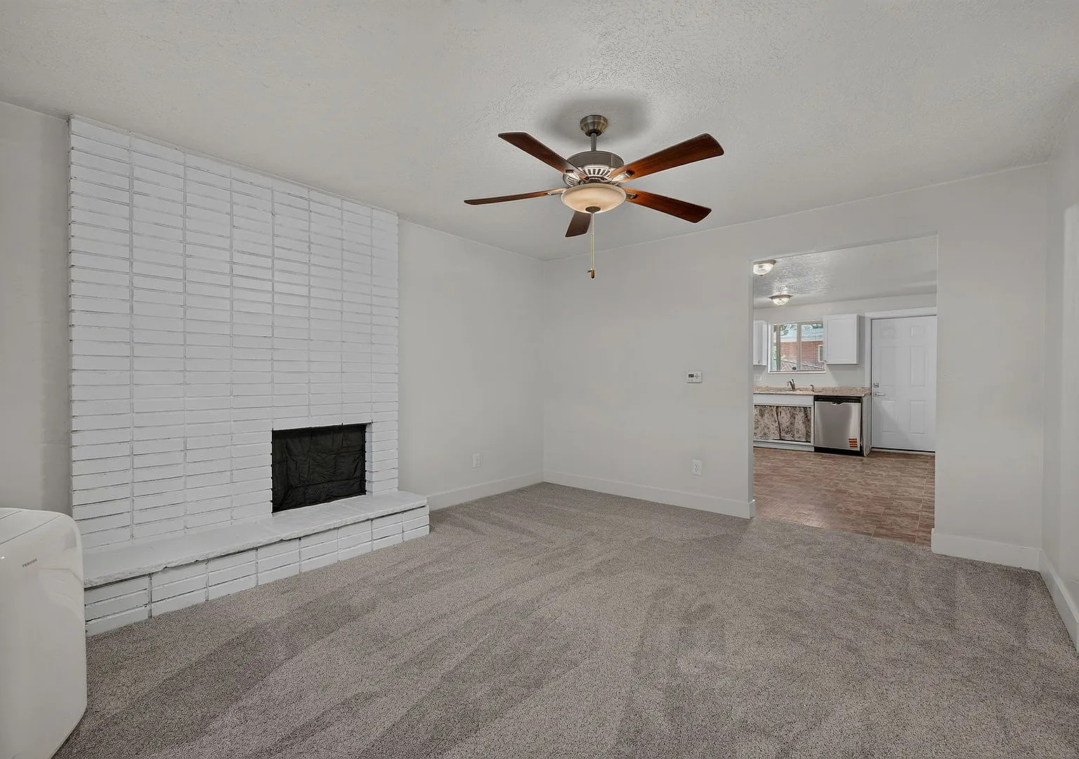 3 Bed / 1 Bath Home for Rent in Springville — Photo 4