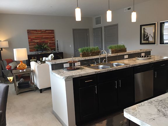 3rd image of 4105 Palmer Park Cir W APT 203