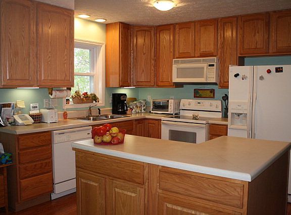 5th image of 102 Wintergreen Way