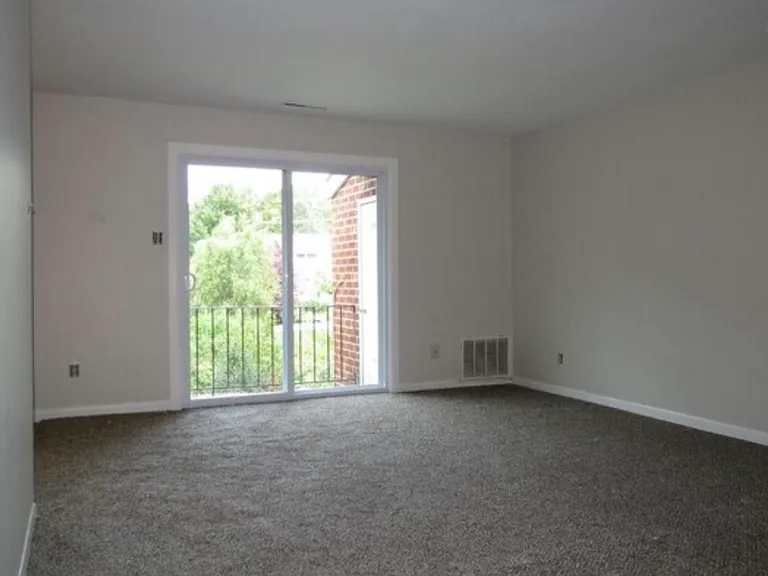 357 N Broad St #8 — Photo 5
