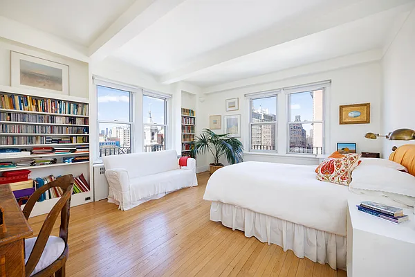 Sold by SERHANT. | media 15