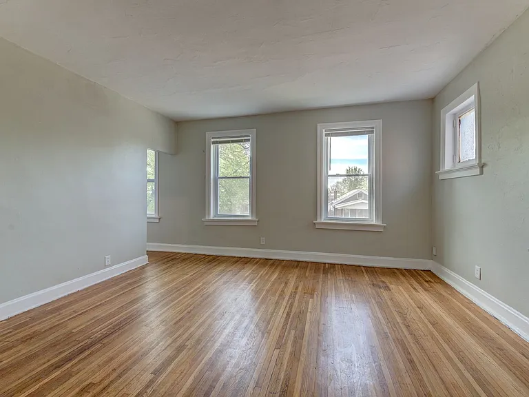 3953 Tholozan Ave — Photo 10