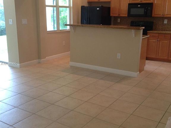 5th image of 5928 NW 117th Dr