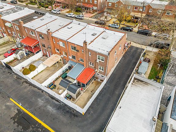 4th image of 1688 E 55th St