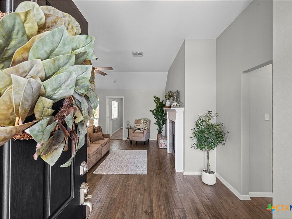 1st image of 7921 Honeysuckle Dr
