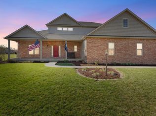 1811 Cobble Creek Dr, Mahomet, IL