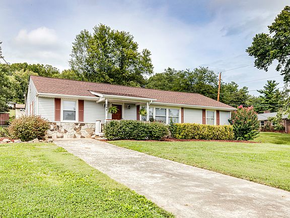 3rd image of 544 Fernwood Dr