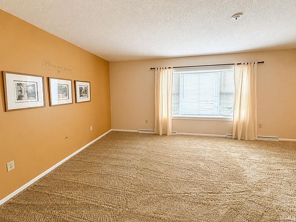 3rd image of 9540 Sunnyside Dr
