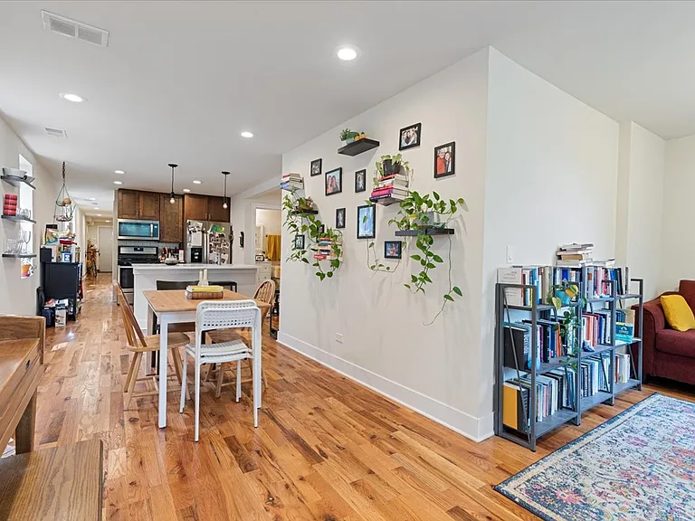1640 N Talman Ave #2 — Photo 8