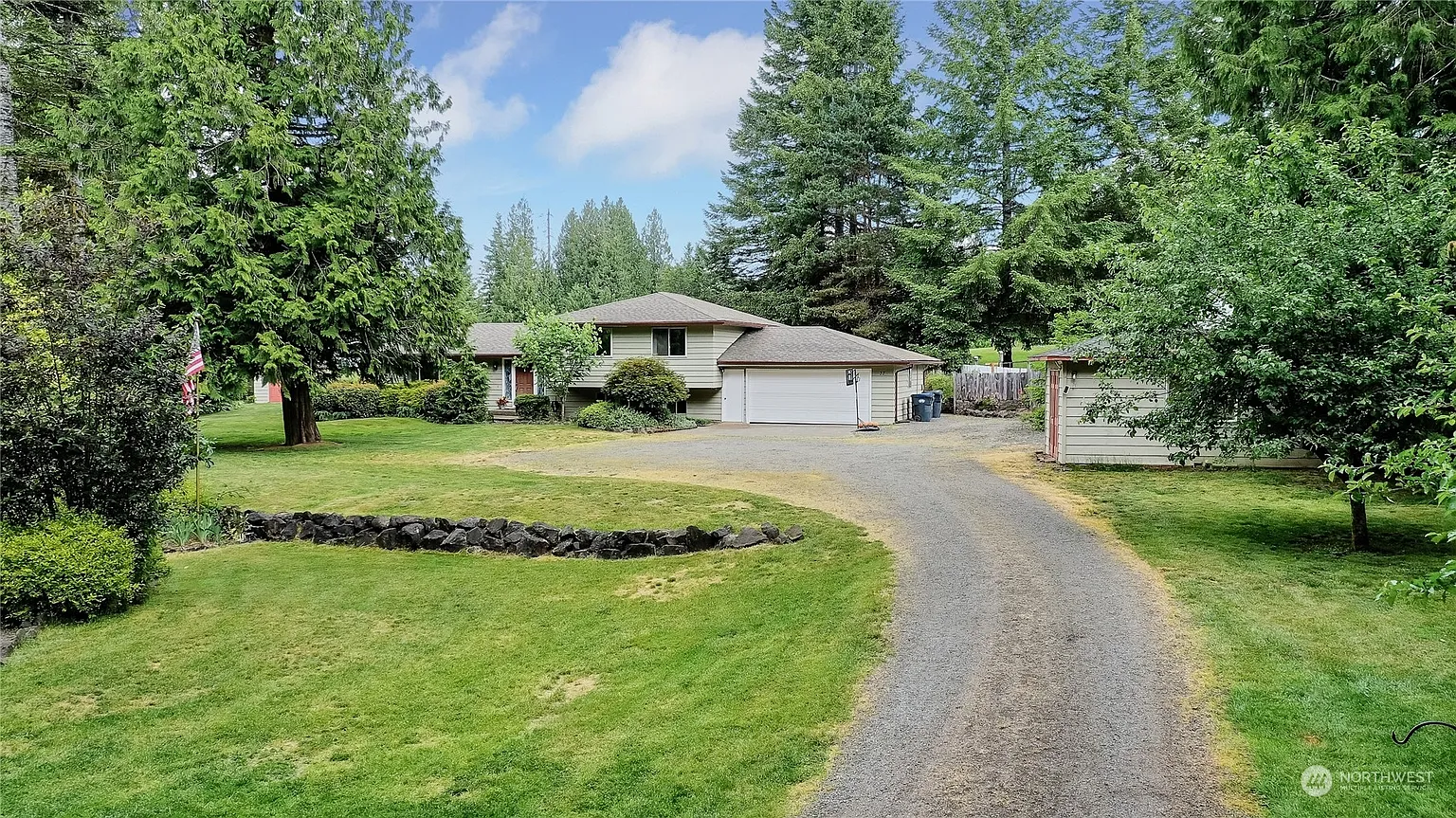 37 Meadowood Drive photo 1