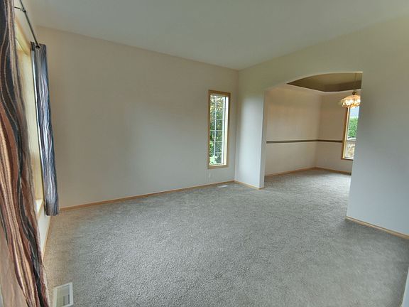 5th image of 3412 95th Pl SE