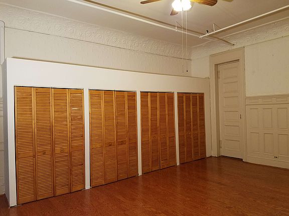 4th image of 45 W 74th St APT 4