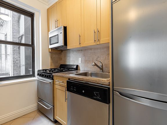 4th image of 8 Gramercy Park S APT 3D