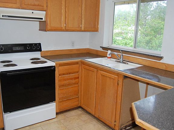 5th image of 339 SE Oar Ave