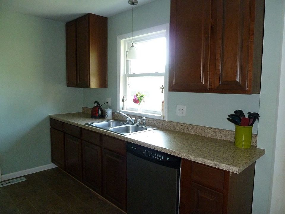 Beautiful 42" cabinets