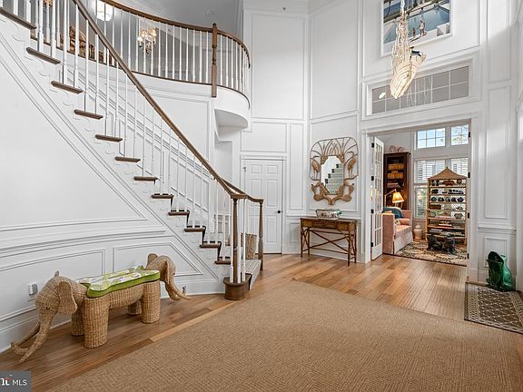 3rd image of 309 Sunny Brook Ln