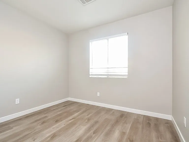 3633 Nairobi Ln — Photo 17
