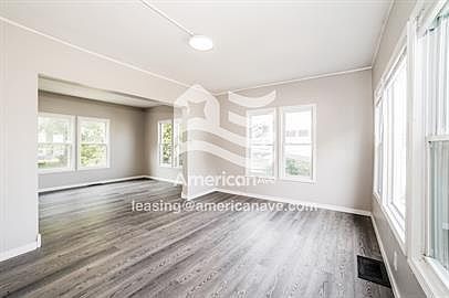 5th image of 108 E Arcadia Ave
