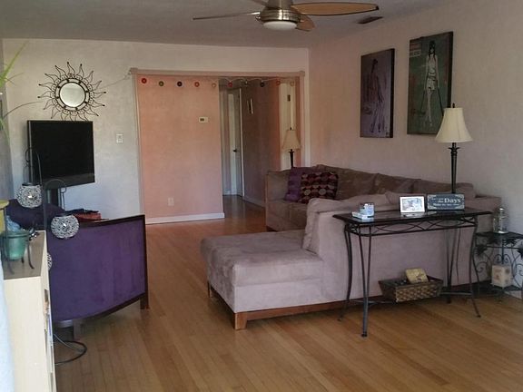 3rd image of 1804 N Oleander Ave