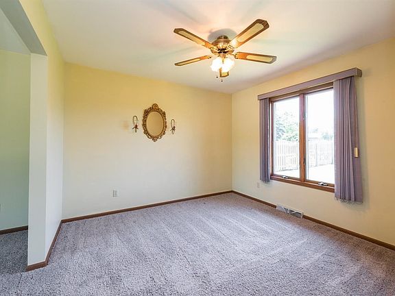 4th image of 1433 Autumn Dr