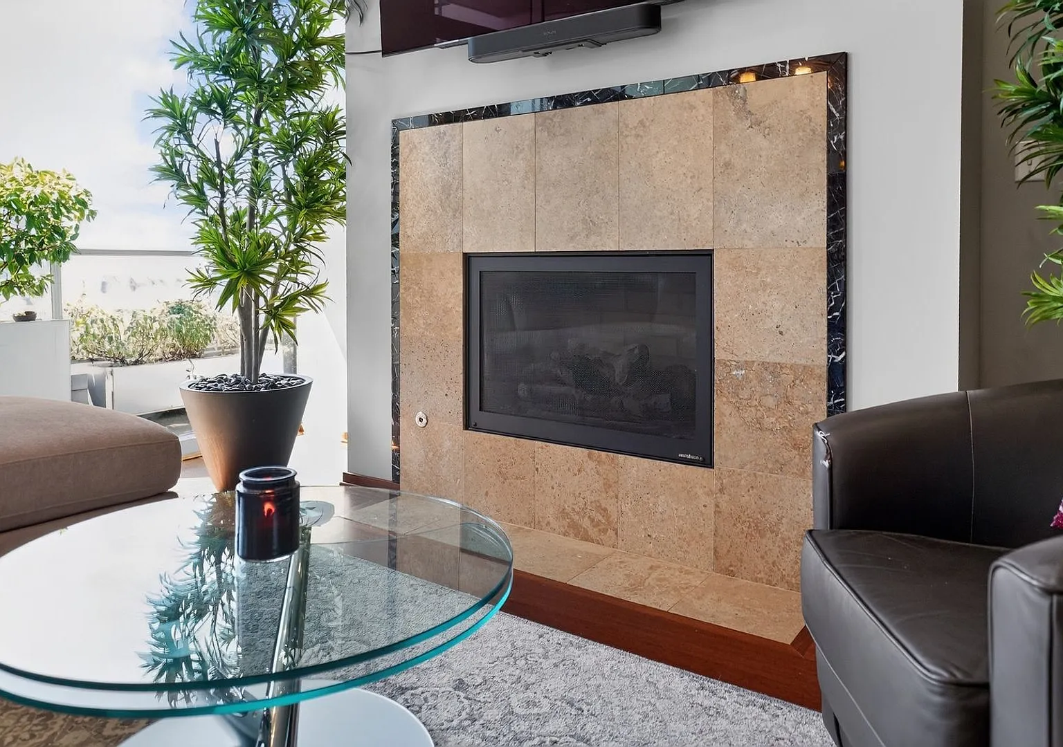 Stylish 2BR Penthouse in Downtown Portland — Photo 4