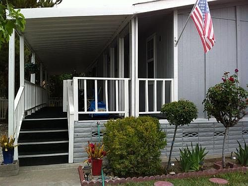4th image of 256 Chateau La Salle Dr