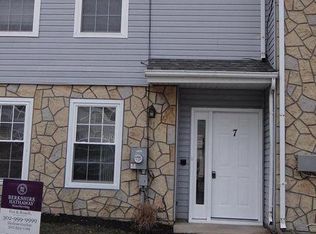 7 Arnold Pl, Newark, DE 19702