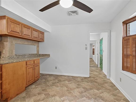 5th image of 32 Garfield Dr