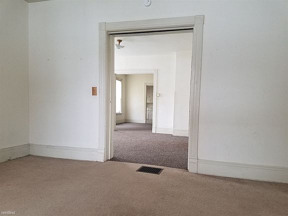 3rd image of 425 Liberty St APT 1