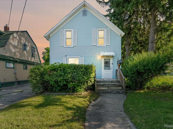726 W Willow St, Lansing, MI 48906