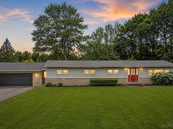 69455 Hicks Rd, Armada, MI 48005