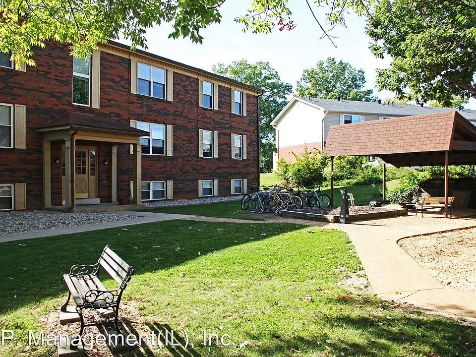 2nd image of 30 Devon Ct APT 9