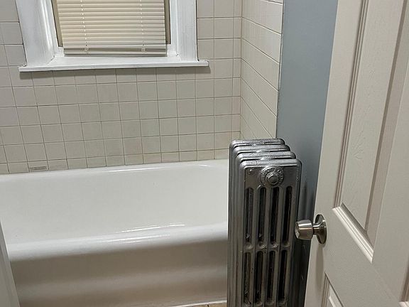 5th image of 7933 S Woodlawn Ave APT 2W
