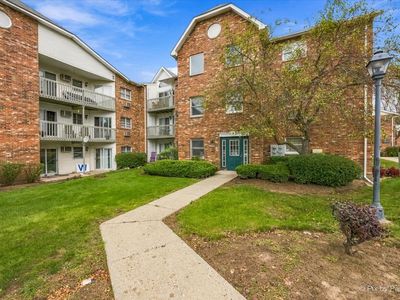 4312 W Shamrock Ln APT 3C, McHenry, IL, 60050