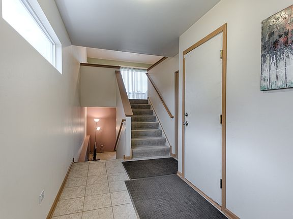 5th image of 1701 Fieldstone Dr S #1