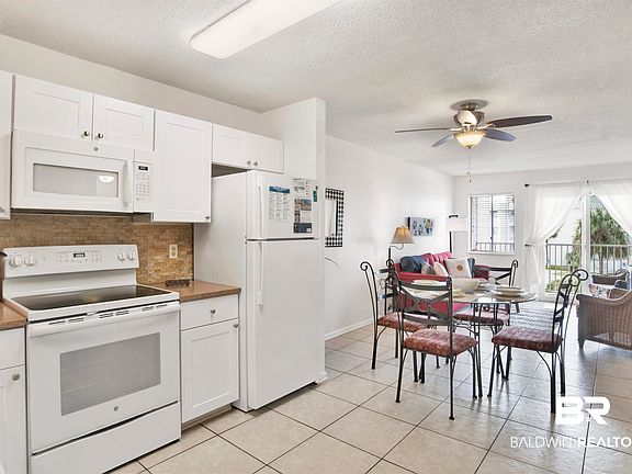 2nd image of 400 Plantation Rd #2222