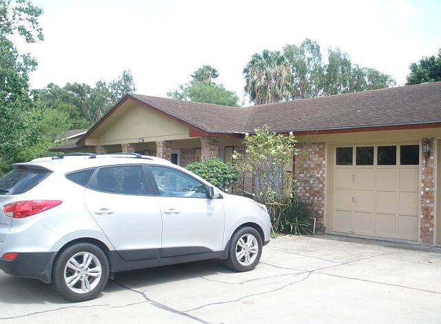 1st image of 76 Creekbend Dr